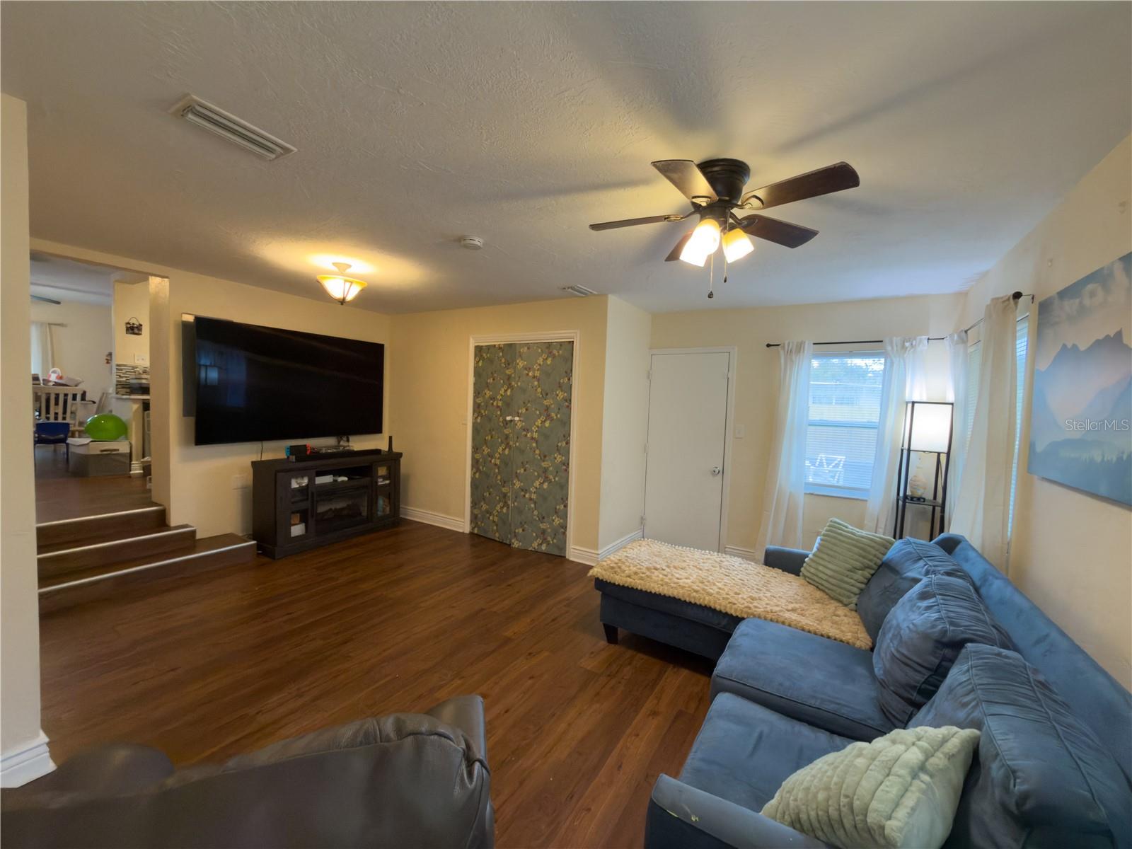 Image 11 of 42 For 707 Jefferson Avenue