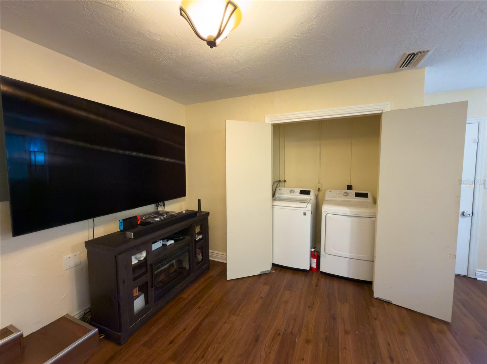 Image 12 of 42 For 707 Jefferson Avenue