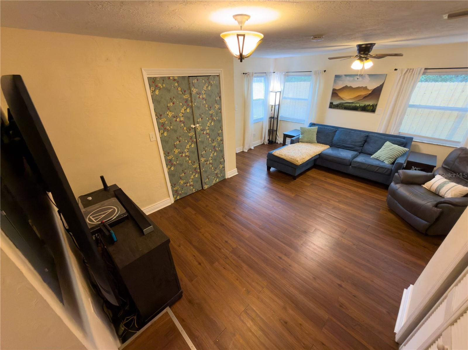 Image 13 of 42 For 707 Jefferson Avenue