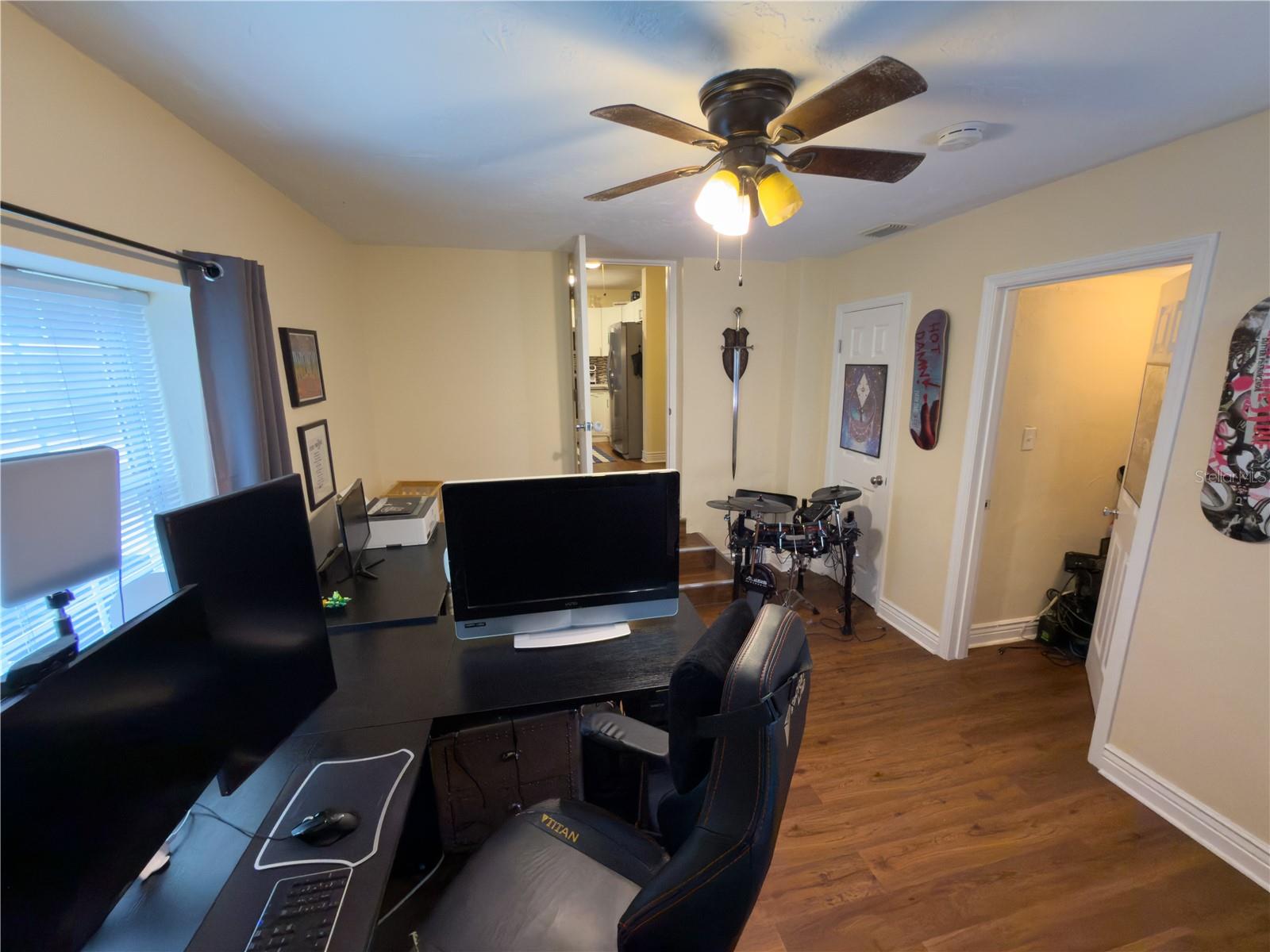 Image 22 of 42 For 707 Jefferson Avenue