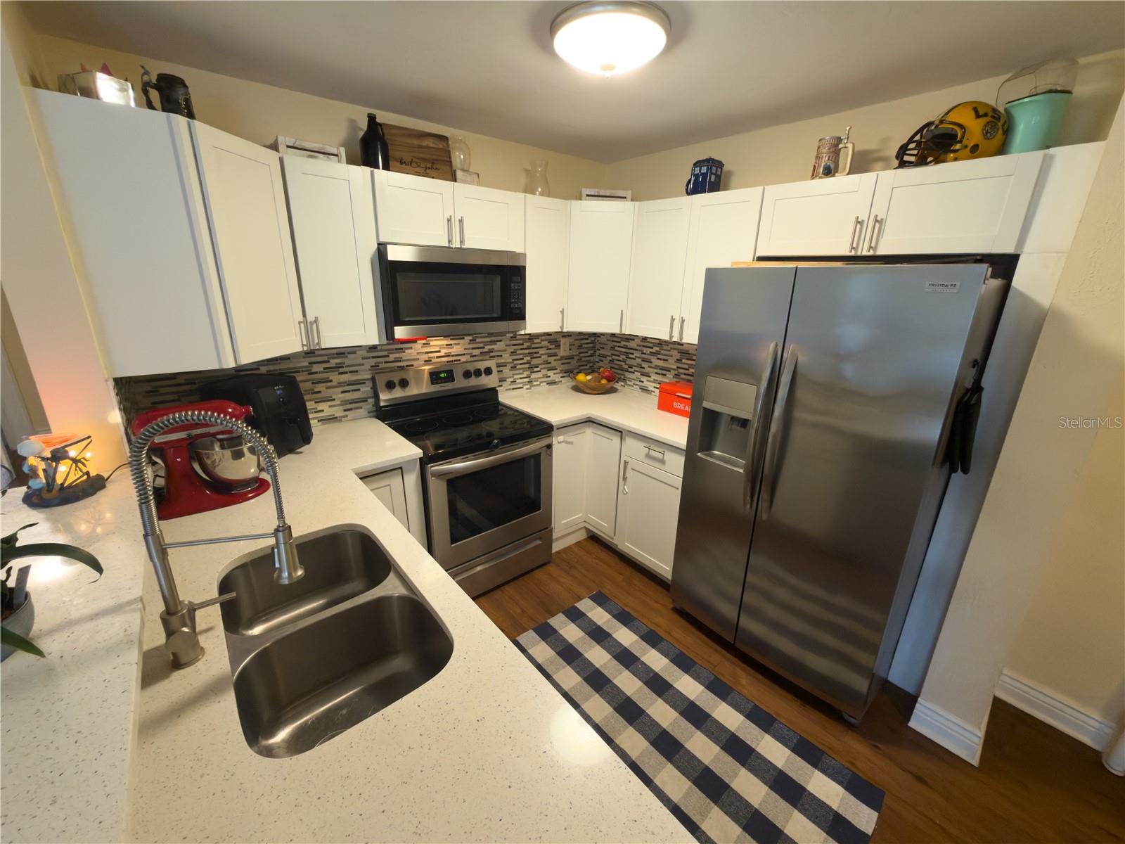 Image 7 of 42 For 707 Jefferson Avenue