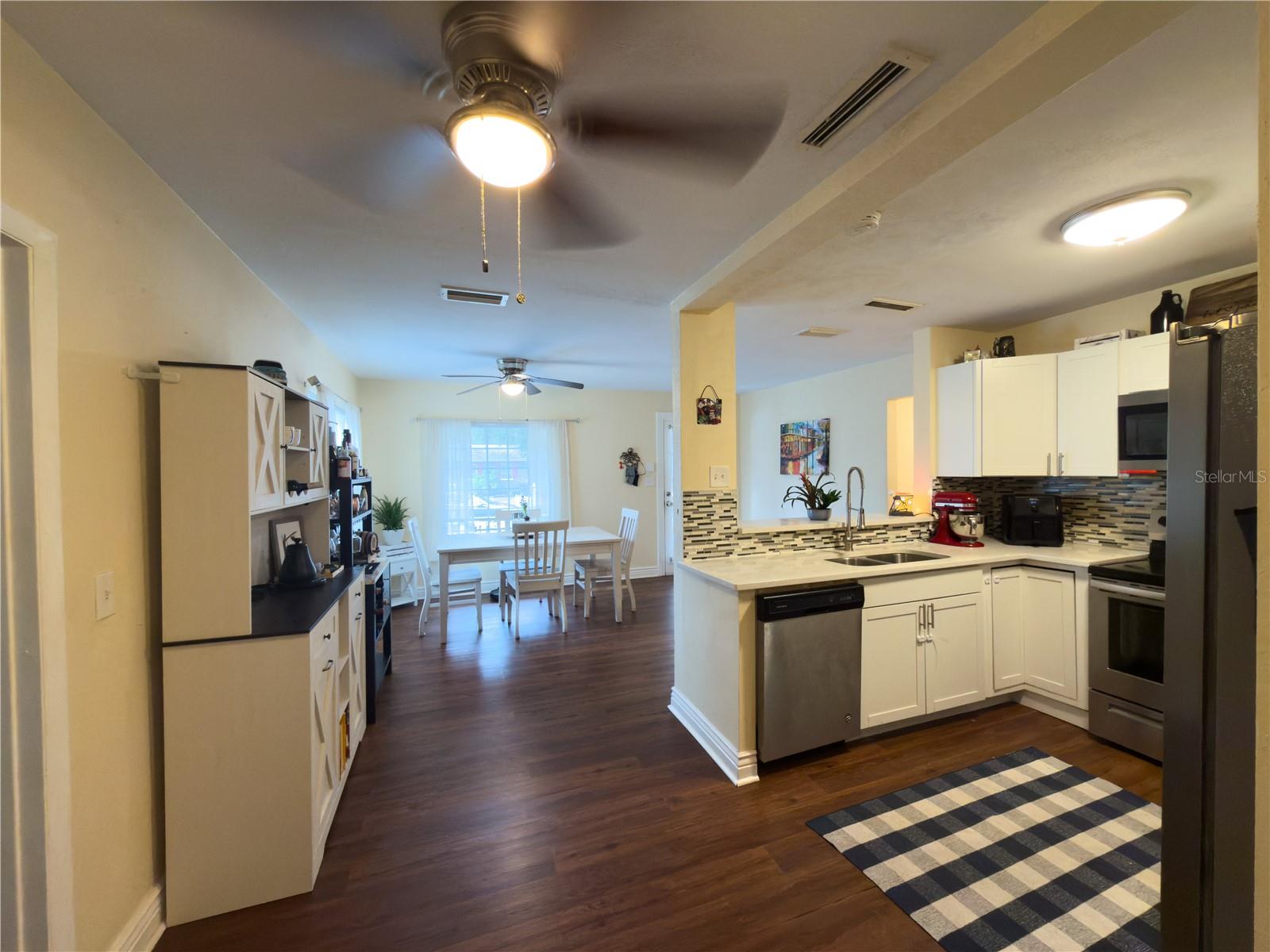 Image 9 of 42 For 707 Jefferson Avenue