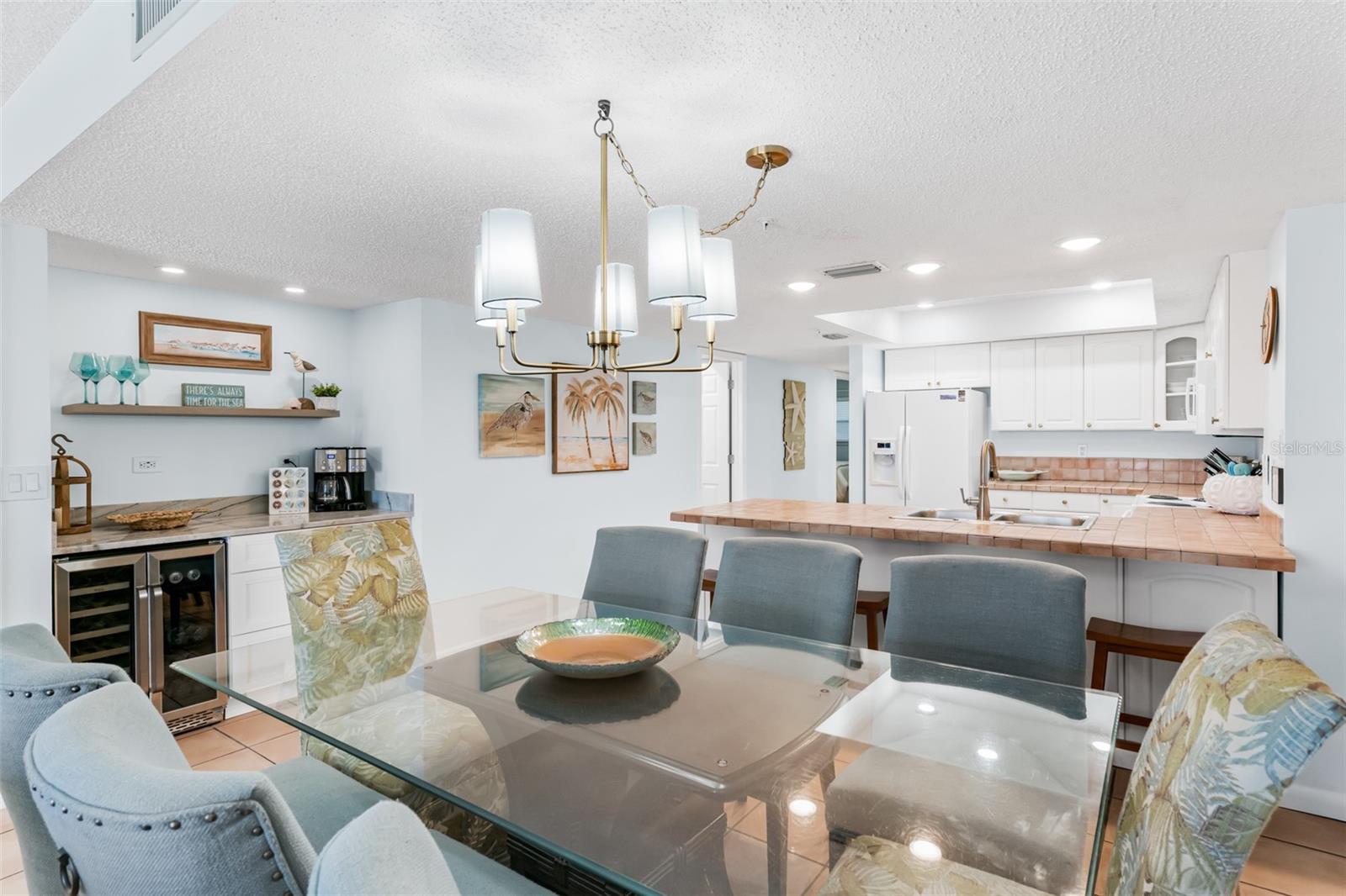 Image 17 of 53 For 17500 Gulf Boulevard 407