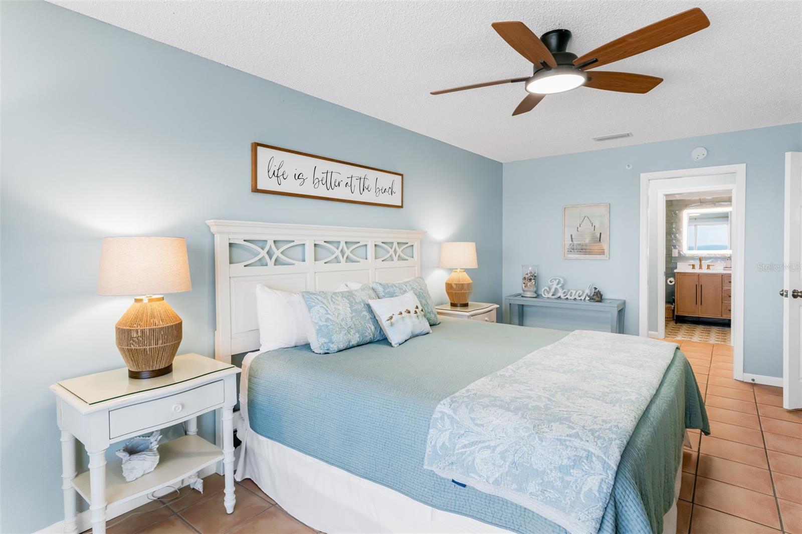 Image 27 of 53 For 17500 Gulf Boulevard 407