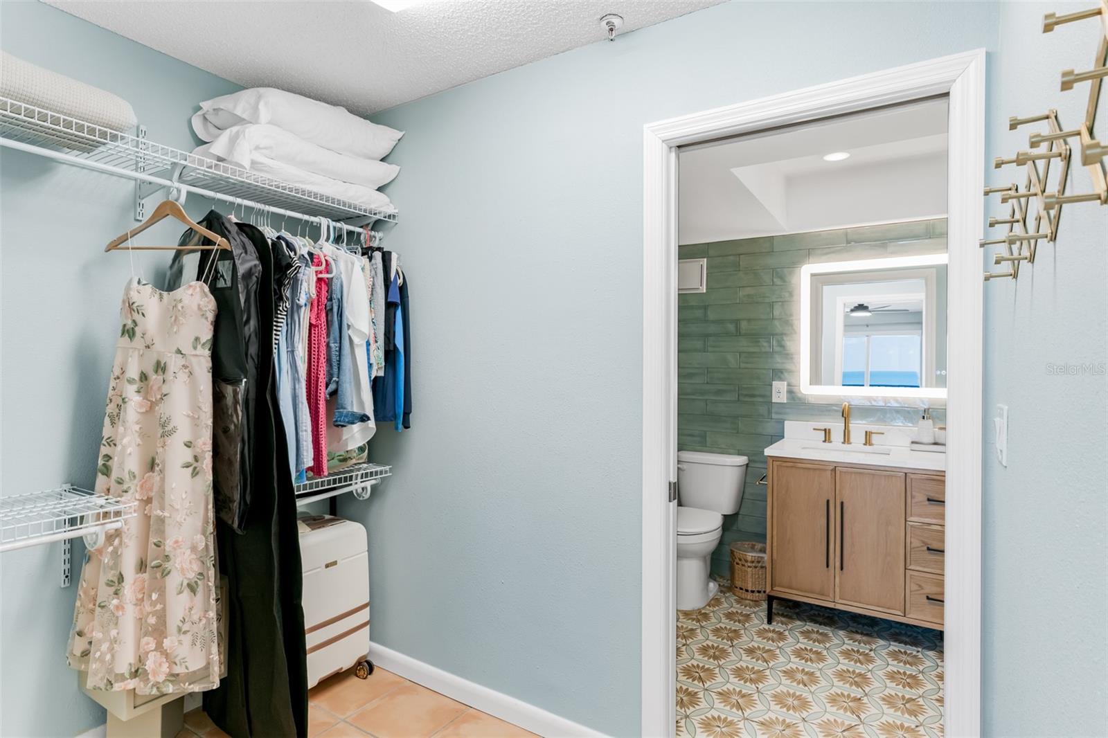 Image 29 of 53 For 17500 Gulf Boulevard 407