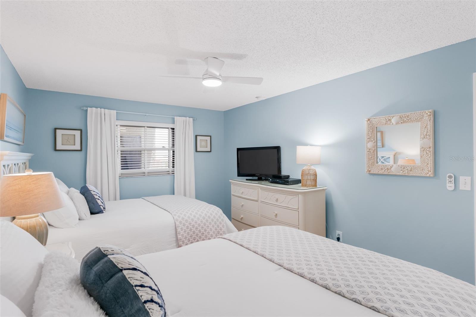 Image 33 of 53 For 17500 Gulf Boulevard 407