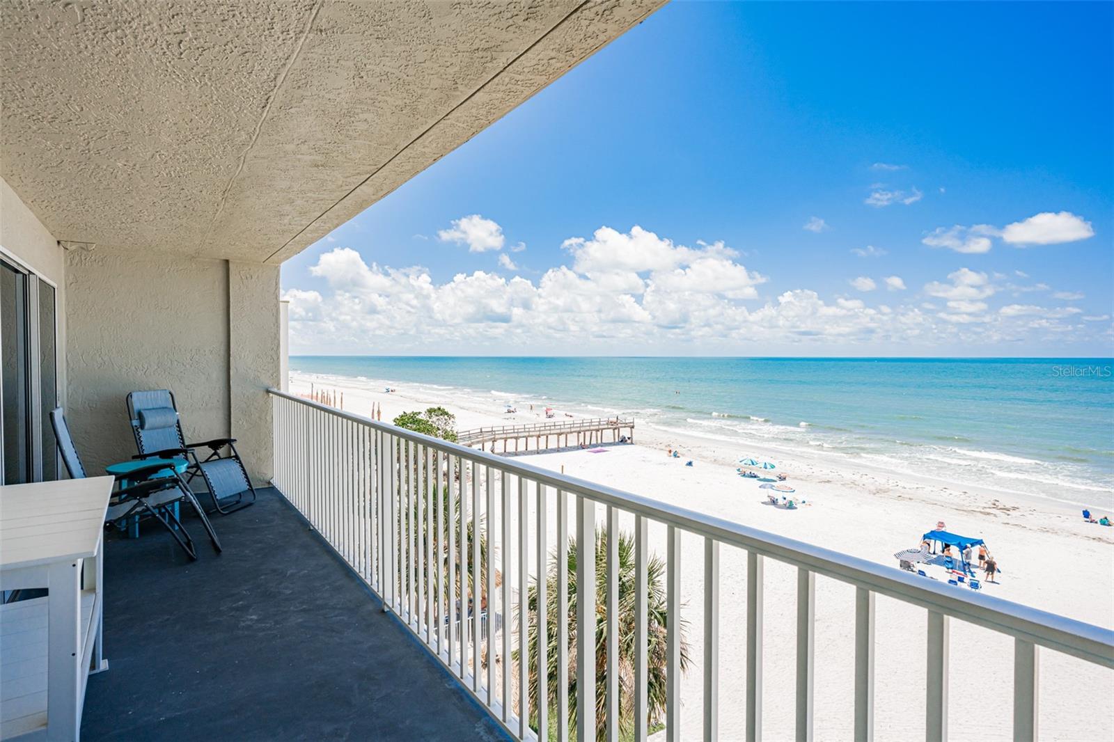 Image 9 of 53 For 17500 Gulf Boulevard 407
