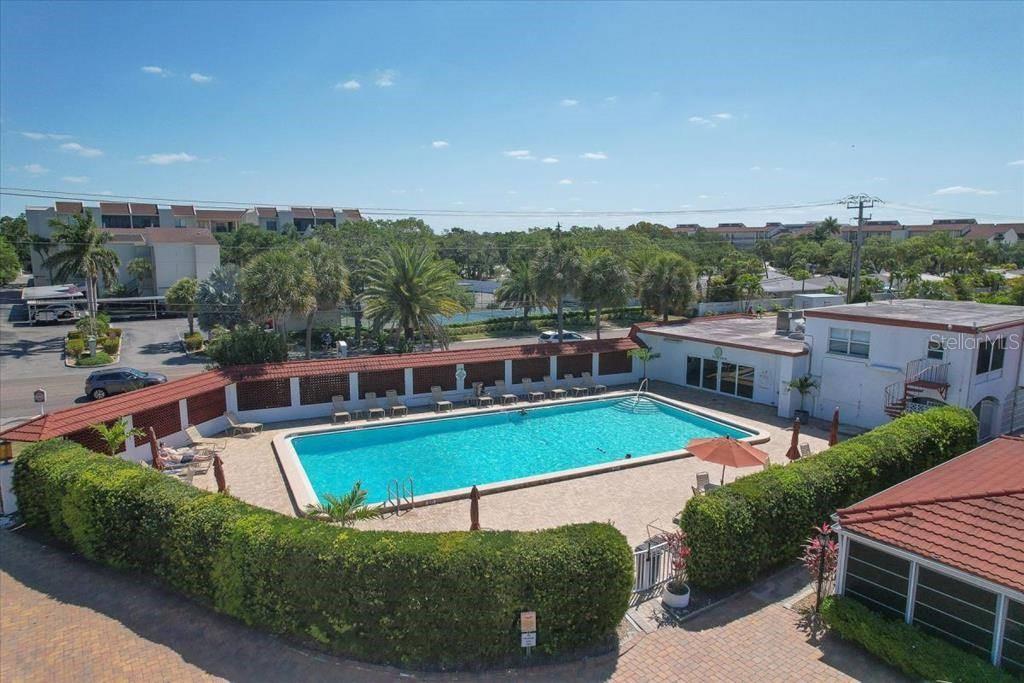 Image 11 of 12 For 6154 Midnight Pass Road 301