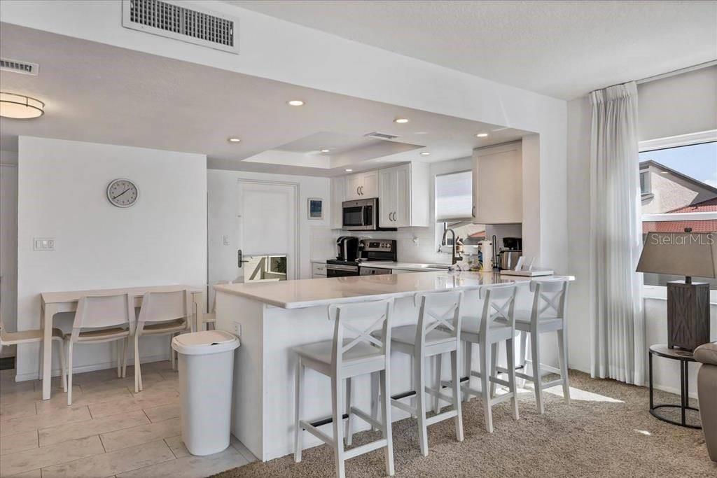 Image 4 of 12 For 6154 Midnight Pass Road 301