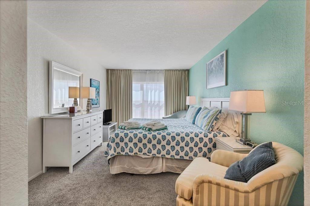 Image 5 of 12 For 6154 Midnight Pass Road 301