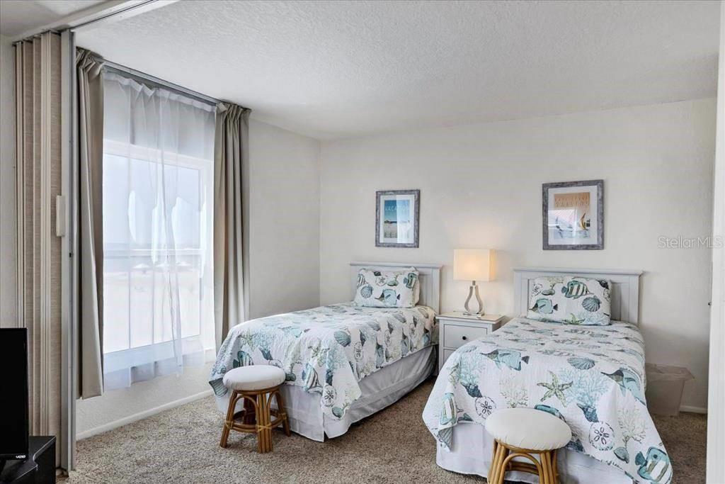 Image 7 of 12 For 6154 Midnight Pass Road 301