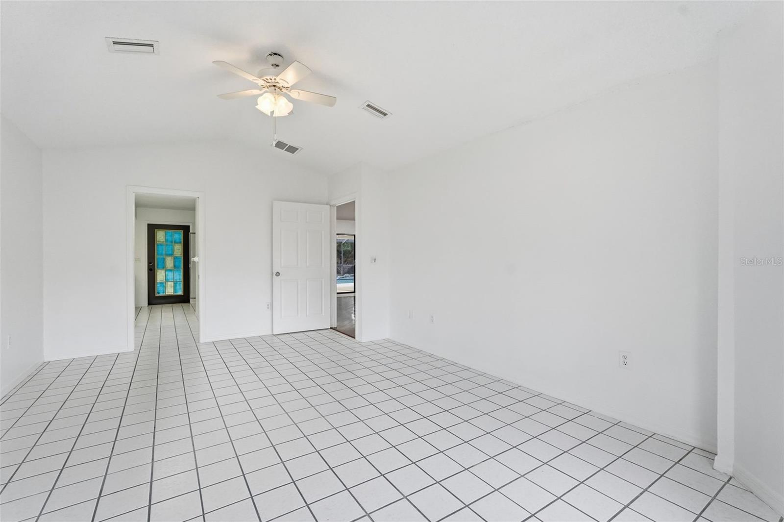 Image 17 of 33 For 11290 Orangewood Court