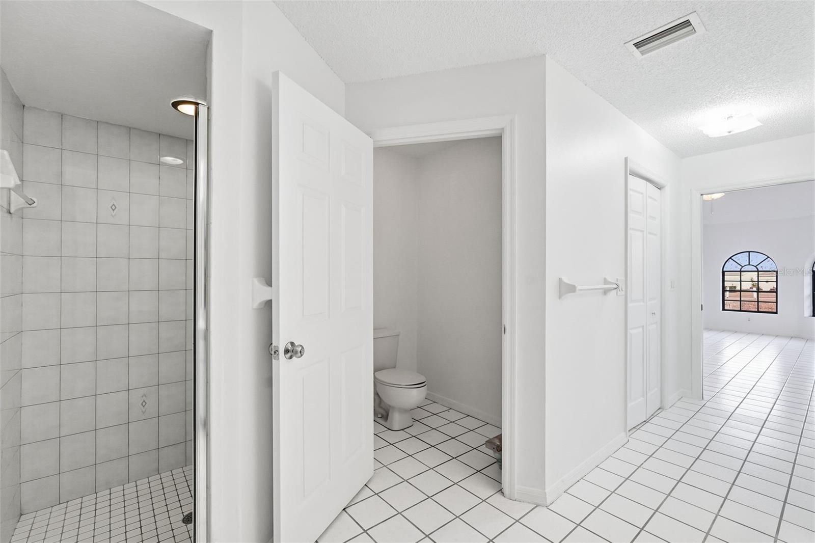 Image 19 of 33 For 11290 Orangewood Court