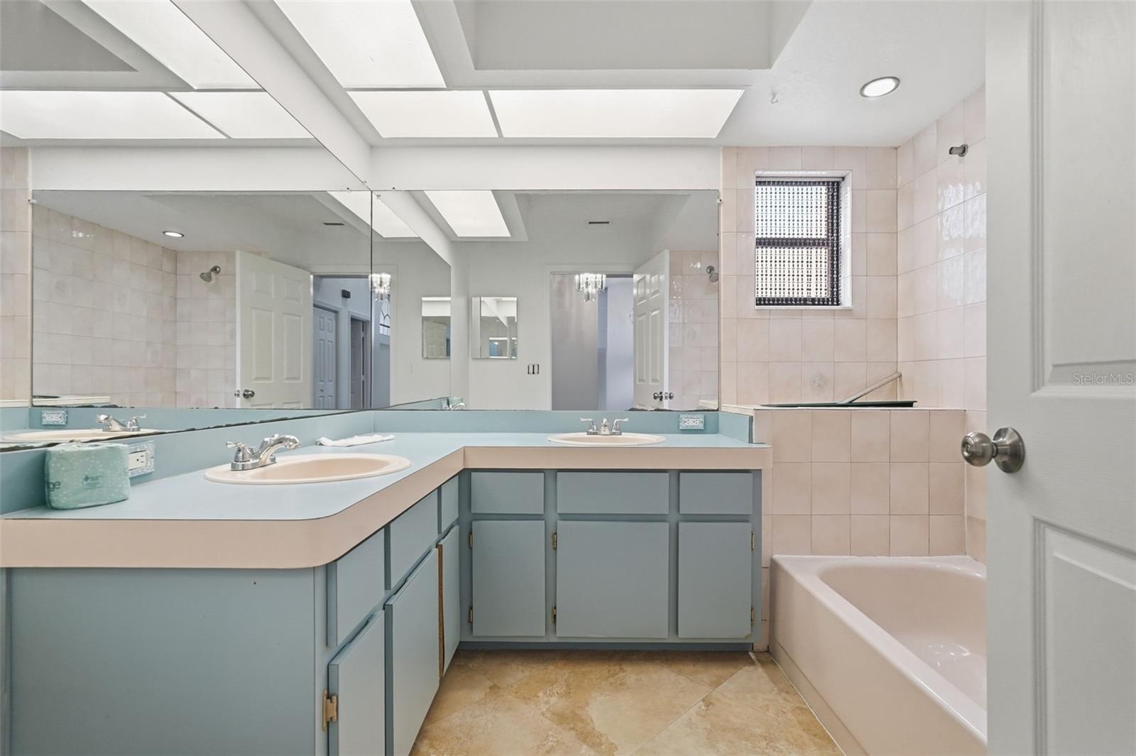 Image 22 of 33 For 11290 Orangewood Court