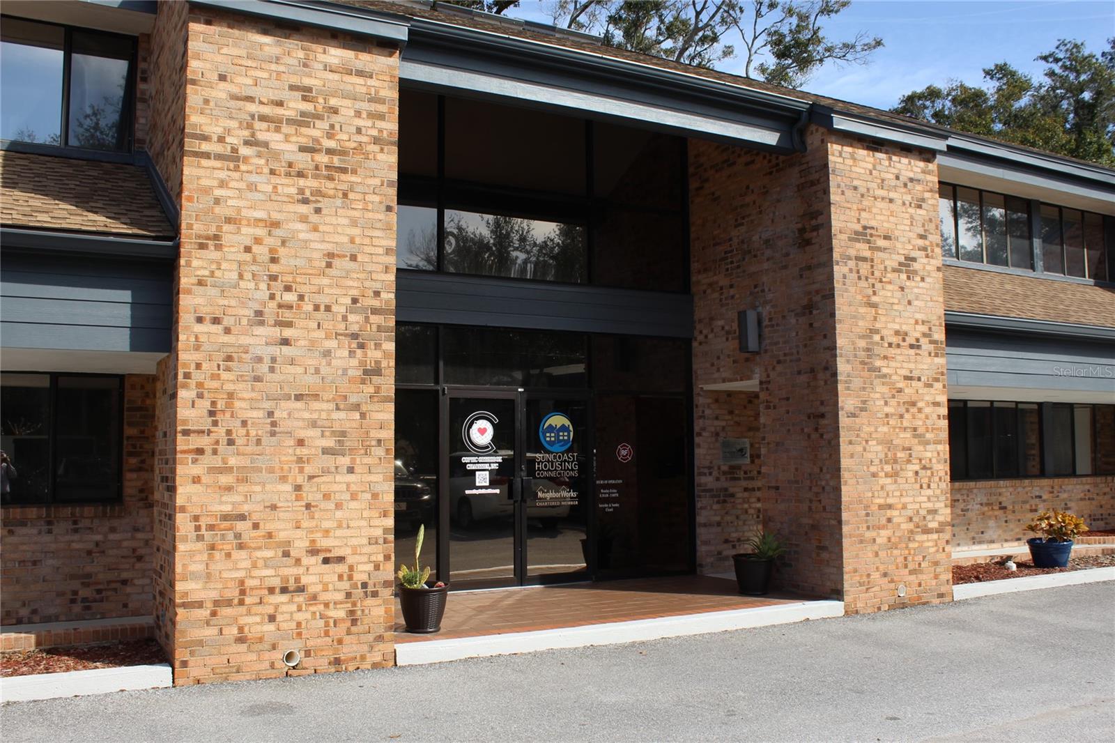 Listing photo id 3 for 2139 Coachman Road