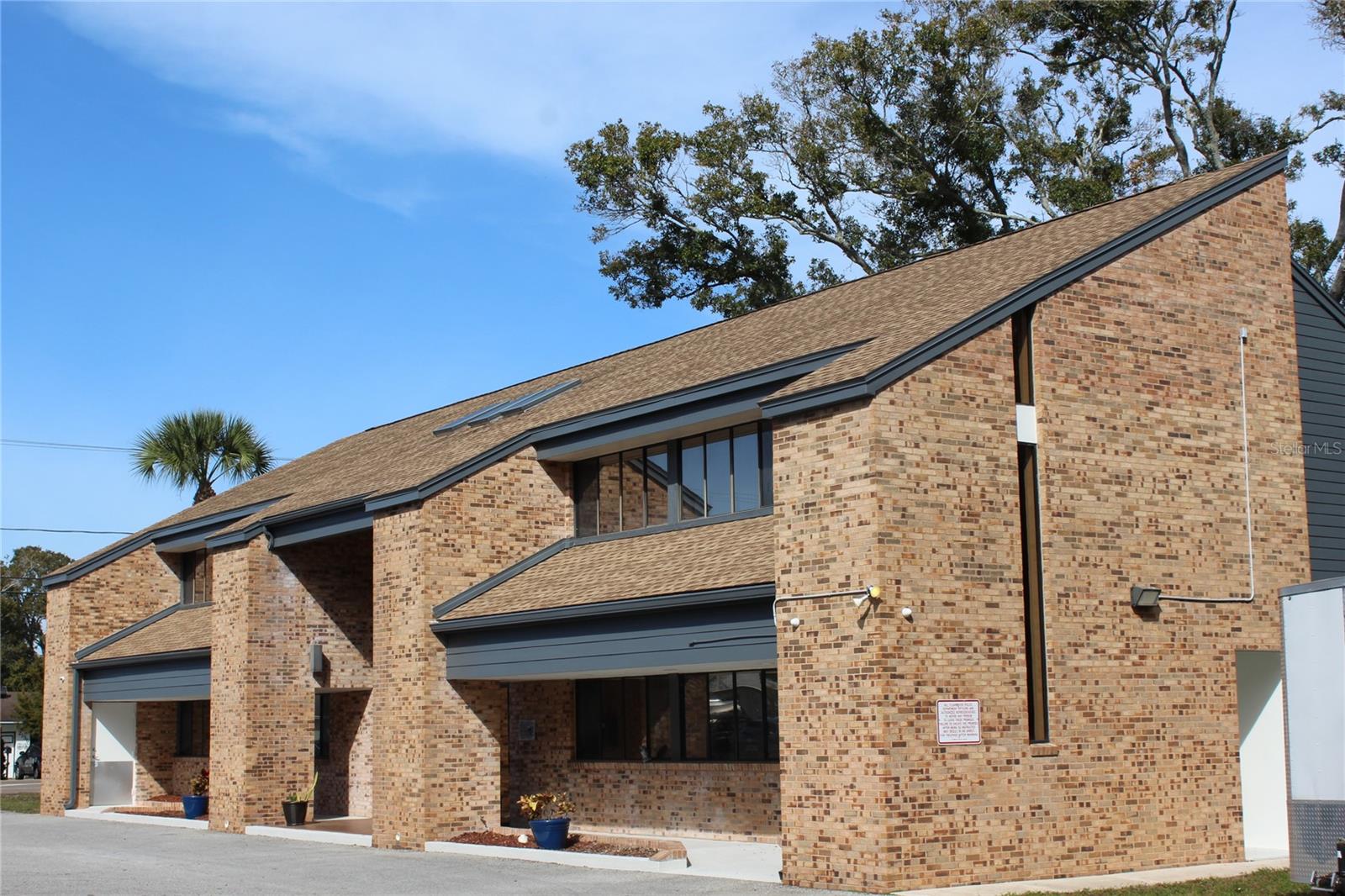 Listing photo id 6 for 2139 Coachman Road