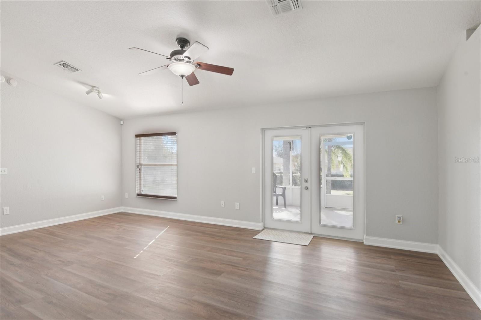 Image 3 of 31 For 4175 Mayfair Way