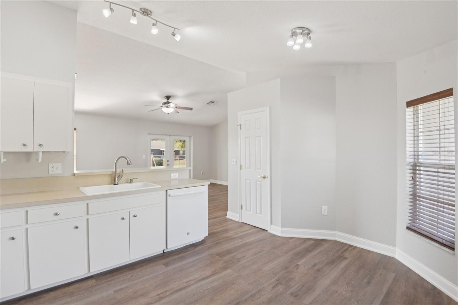 Image 9 of 31 For 4175 Mayfair Way