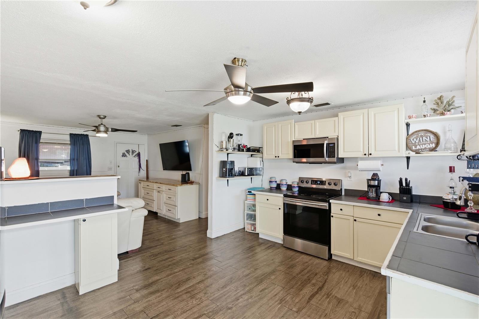 Image 11 of 41 For 8412 15 Th Street