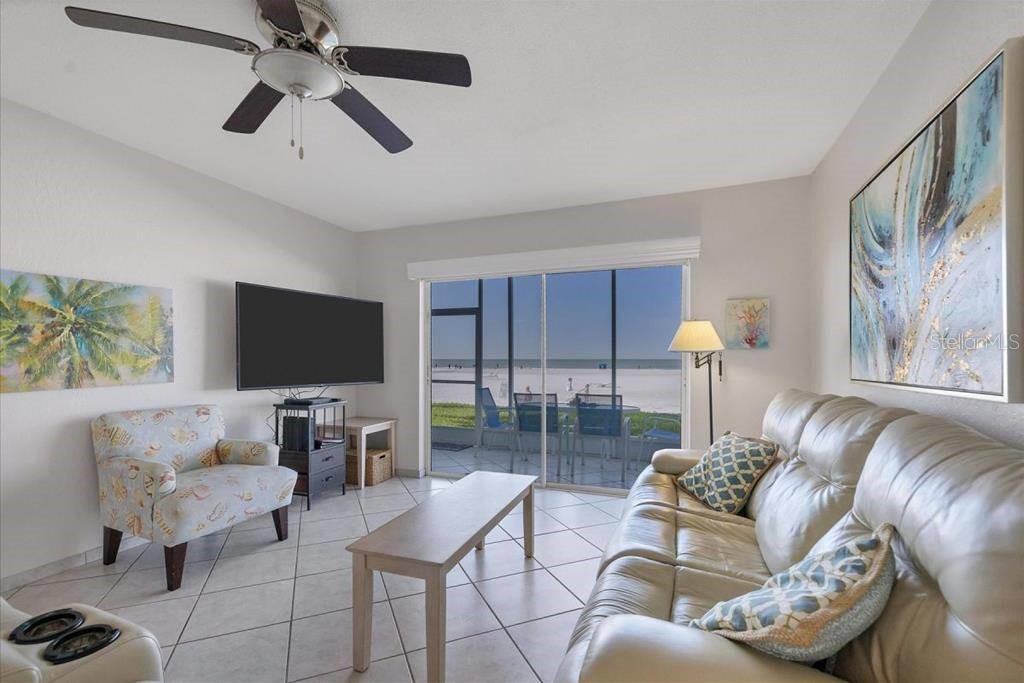 Image 3 of 11 For 6154 Midnight Pass Road 103