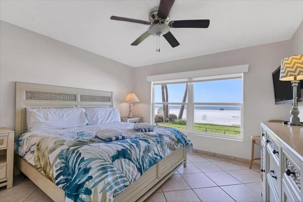 Image 5 of 11 For 6154 Midnight Pass Road 103