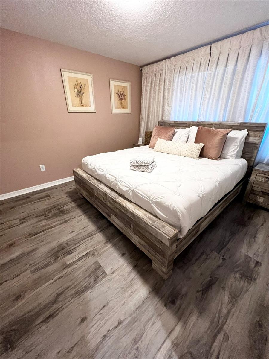 Image 11 of 37 For 8947 Amelia Downs Trail