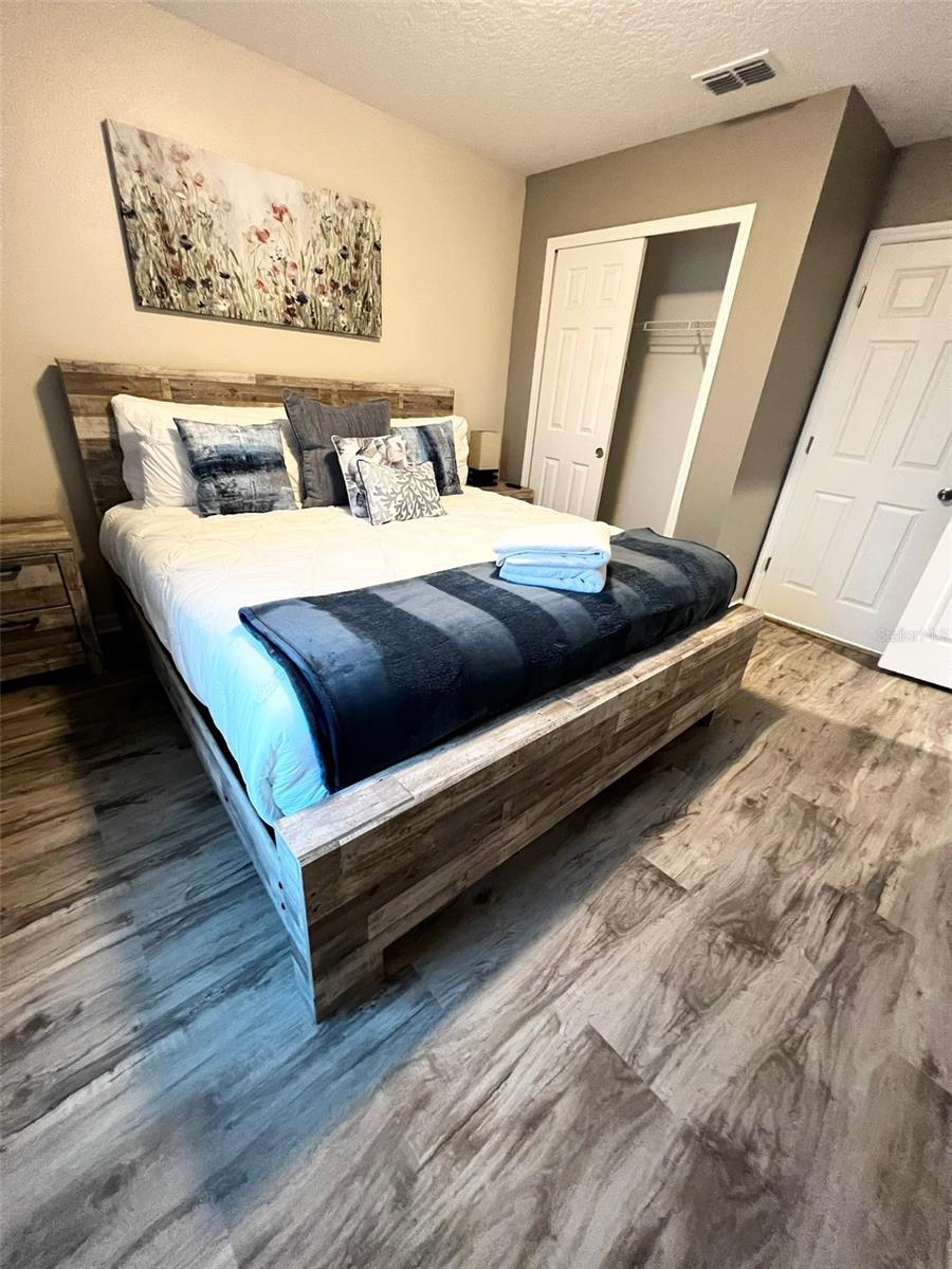 Image 14 of 37 For 8947 Amelia Downs Trail