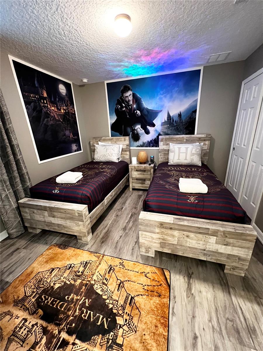 Image 21 of 37 For 8947 Amelia Downs Trail