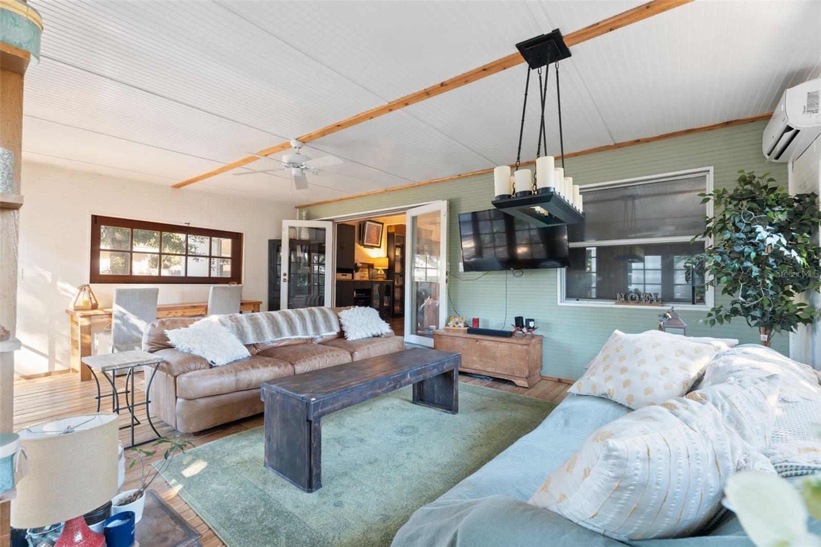 Image 10 of 58 For 1946 Chenango Avenue