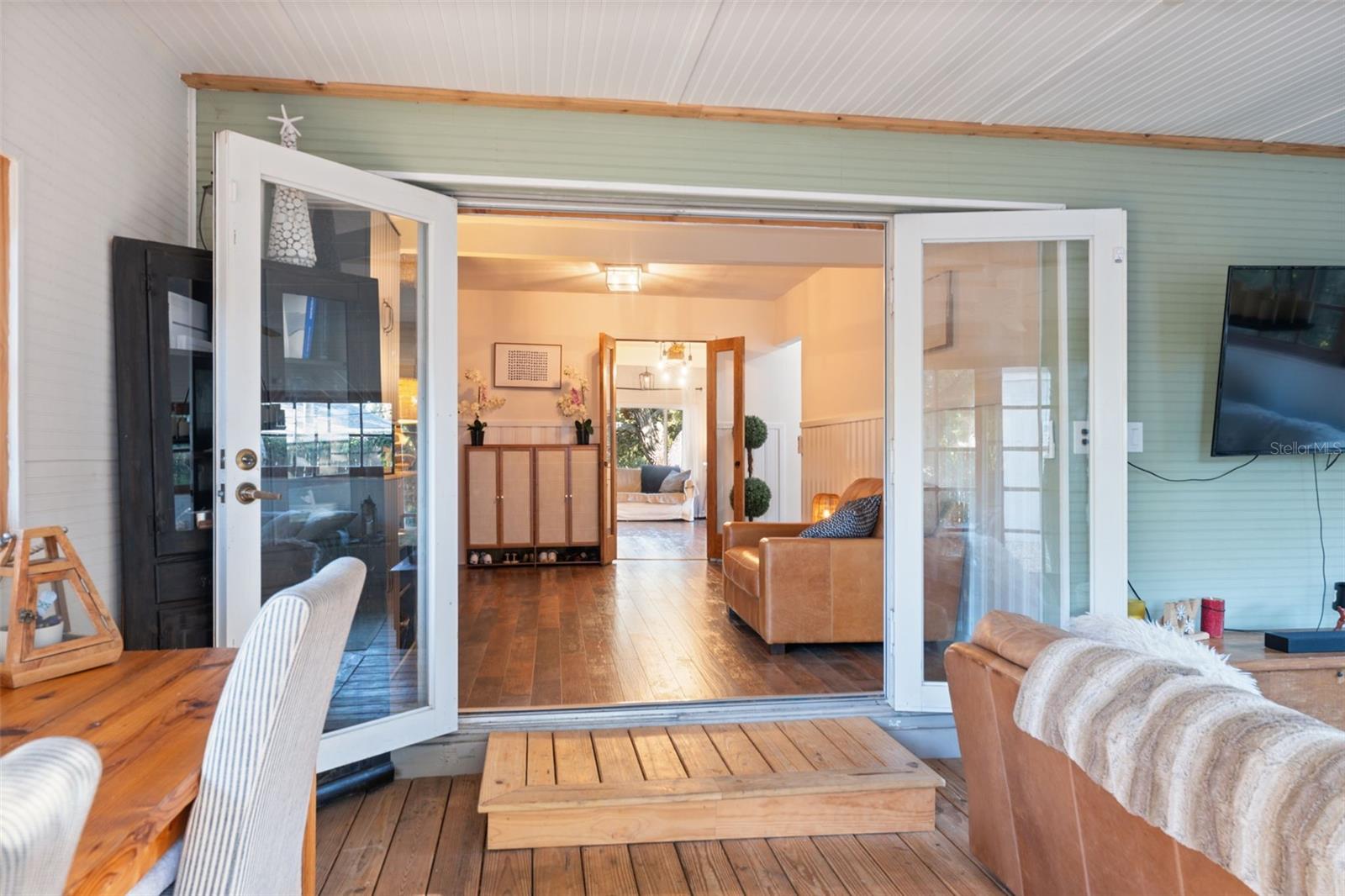 Image 11 of 58 For 1946 Chenango Avenue