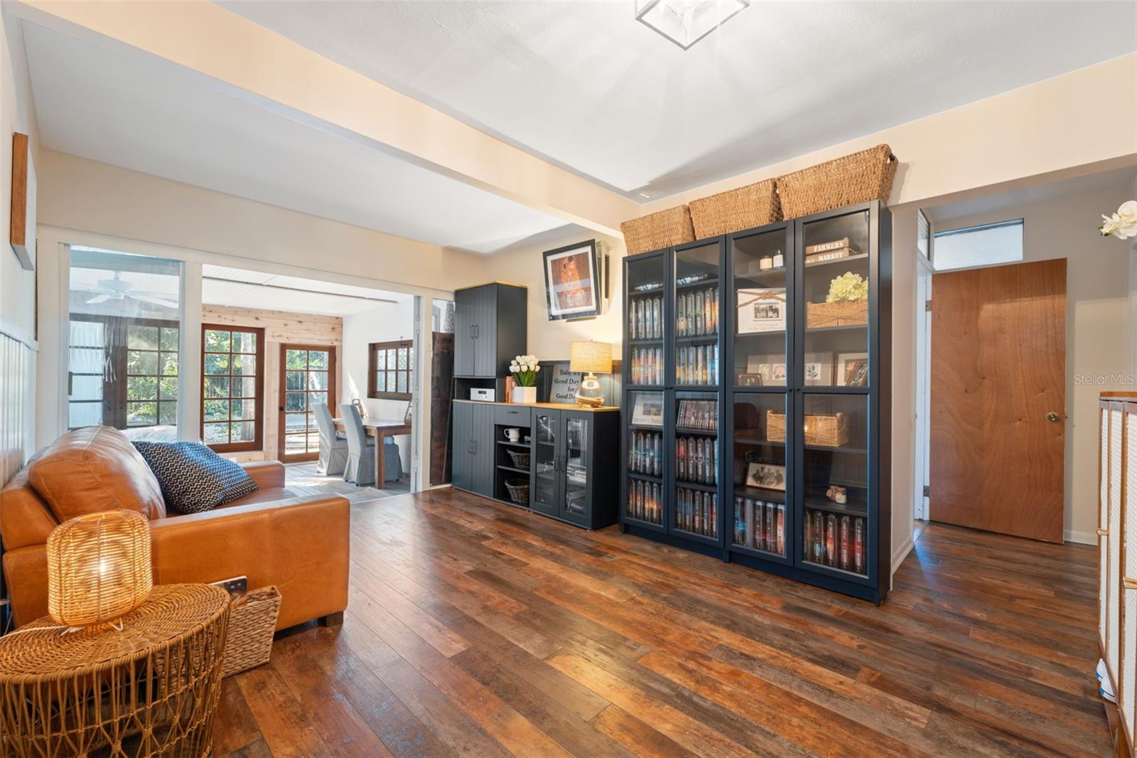 Image 12 of 58 For 1946 Chenango Avenue