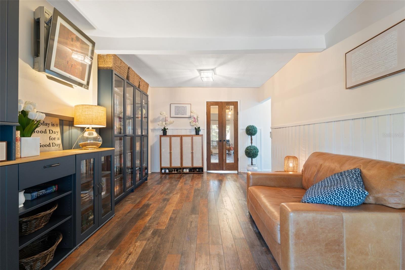 Image 13 of 58 For 1946 Chenango Avenue