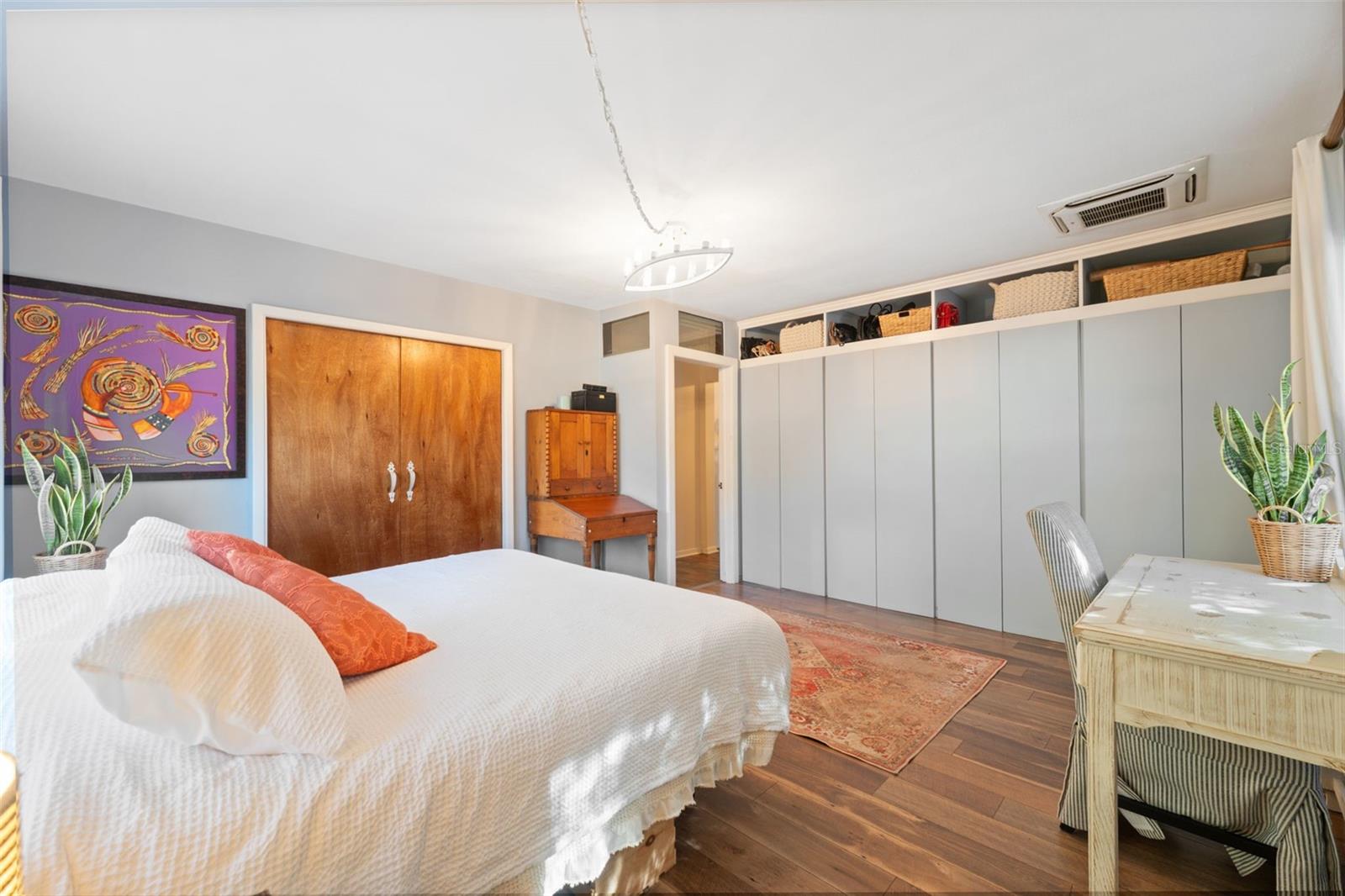 Image 15 of 58 For 1946 Chenango Avenue