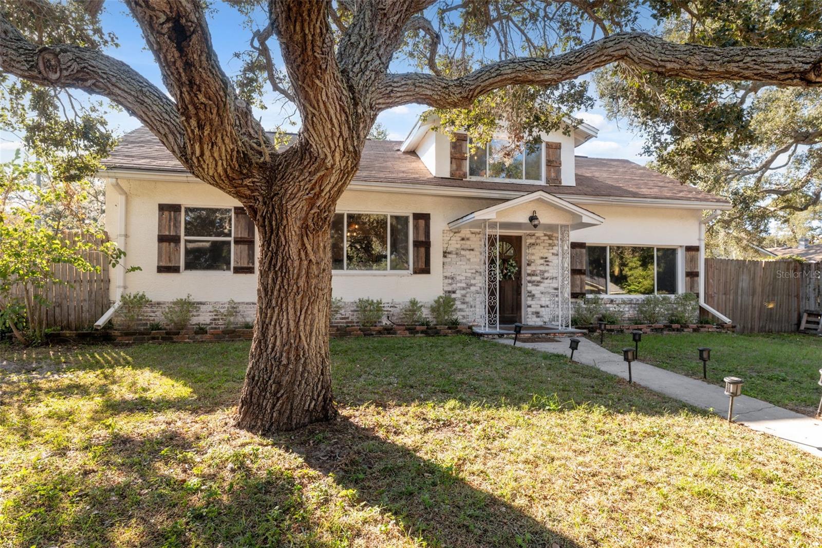 Image 2 of 58 For 1946 Chenango Avenue