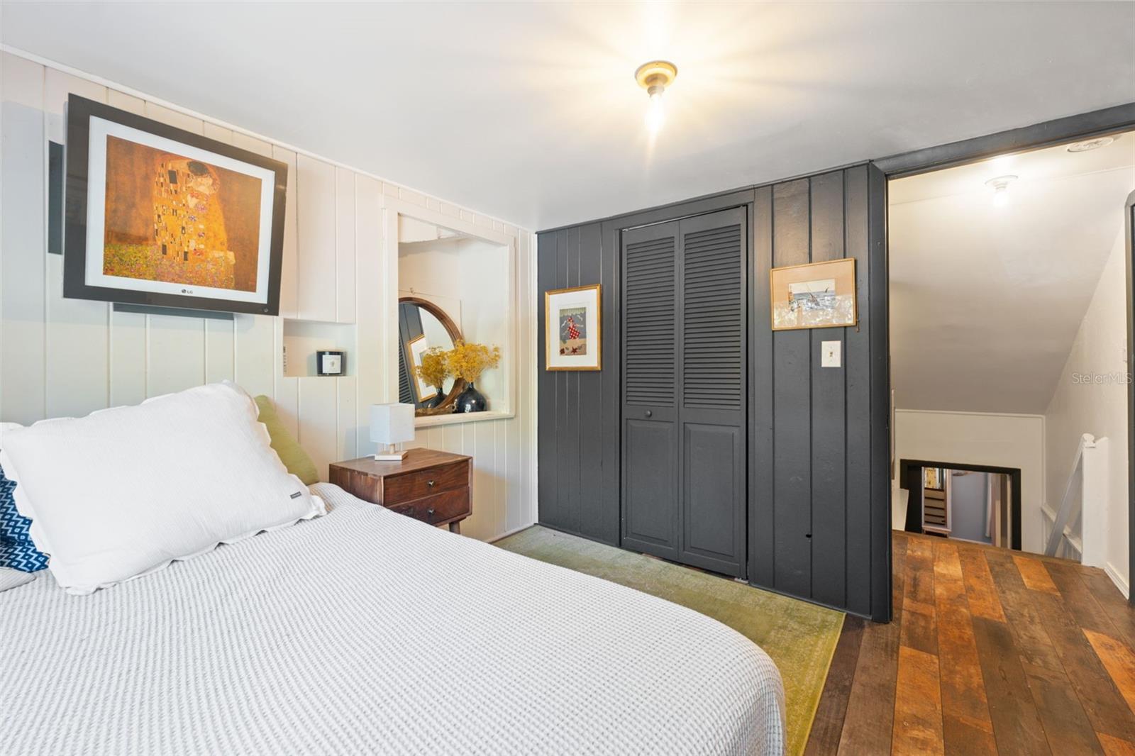 Image 22 of 58 For 1946 Chenango Avenue