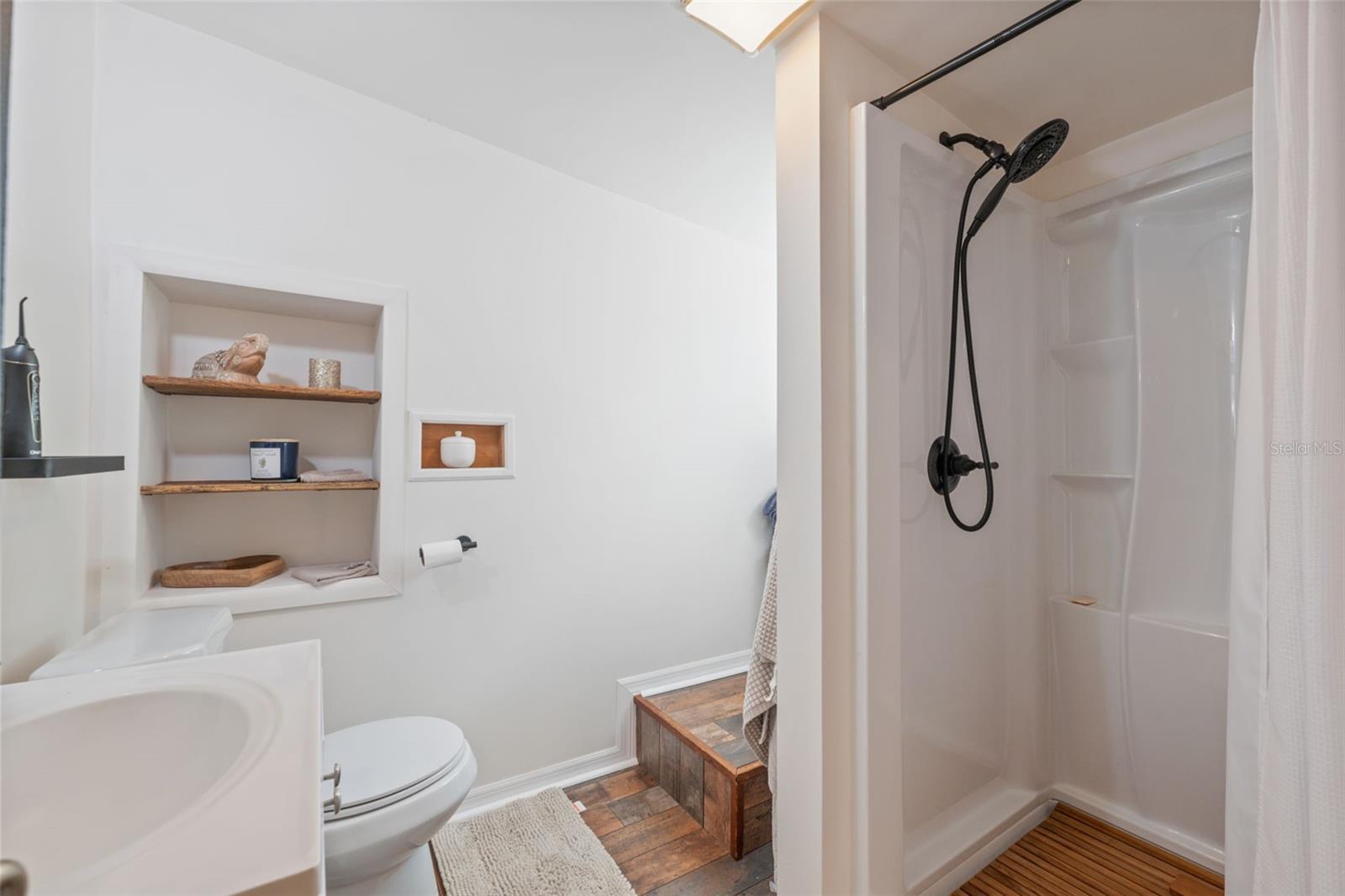 Image 24 of 58 For 1946 Chenango Avenue