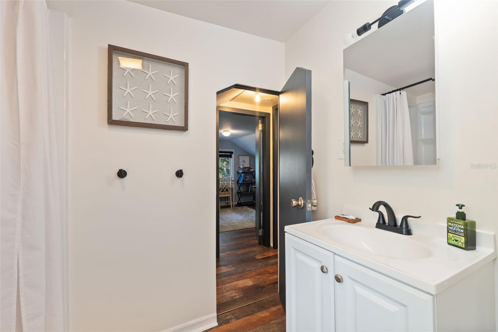 Image 25 of 58 For 1946 Chenango Avenue