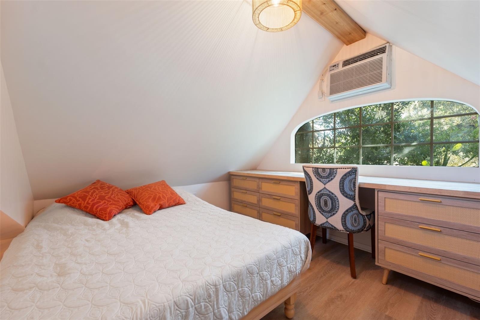 Image 38 of 58 For 1946 Chenango Avenue