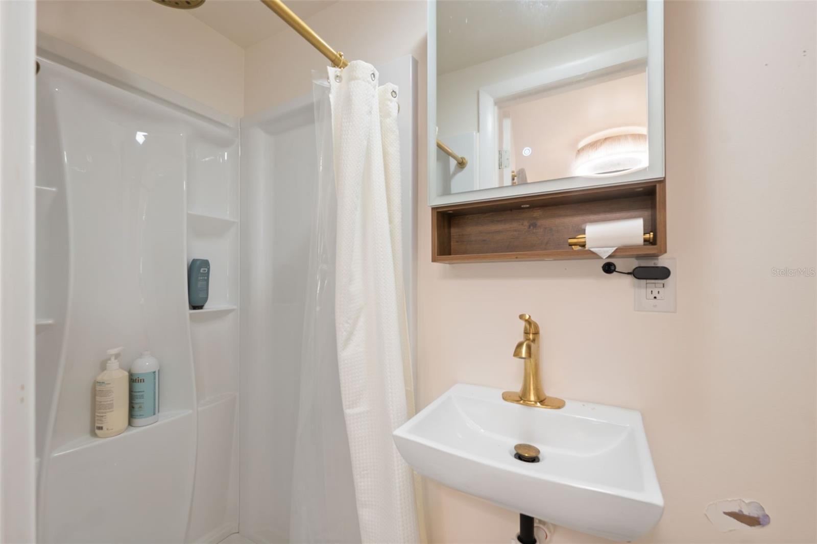 Image 41 of 58 For 1946 Chenango Avenue