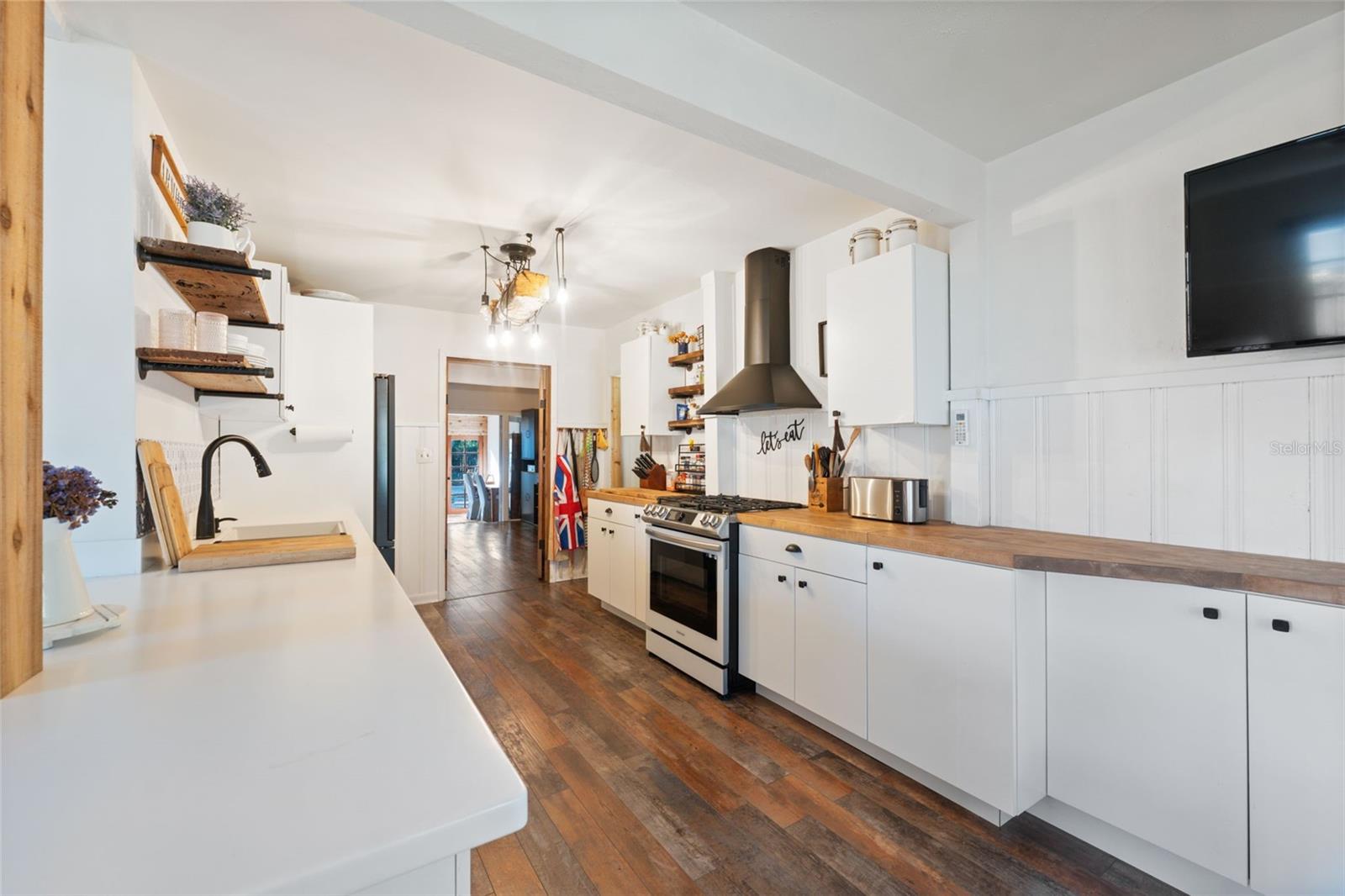 Image 51 of 58 For 1946 Chenango Avenue