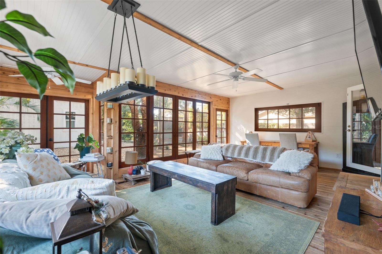 Image 9 of 58 For 1946 Chenango Avenue