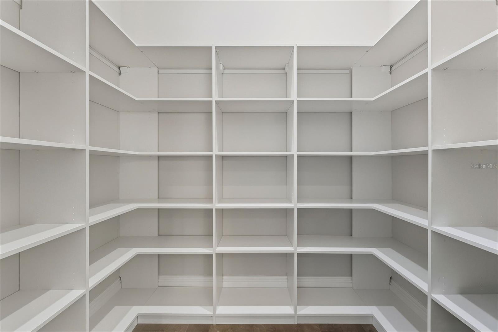 Image 19 of 80 For 481 Davis Boulevard