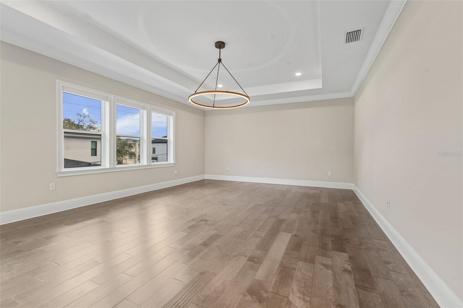 Image 37 of 80 For 481 Davis Boulevard