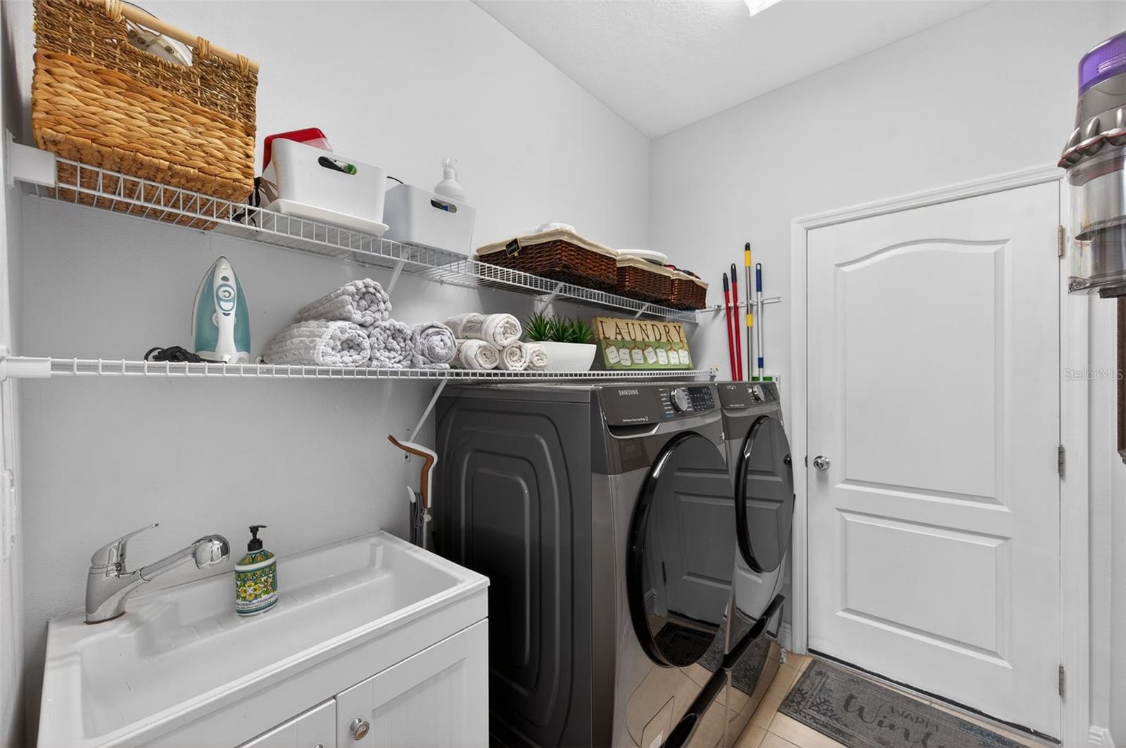 Image 28 of 69 For 17019 Vilesta Drive