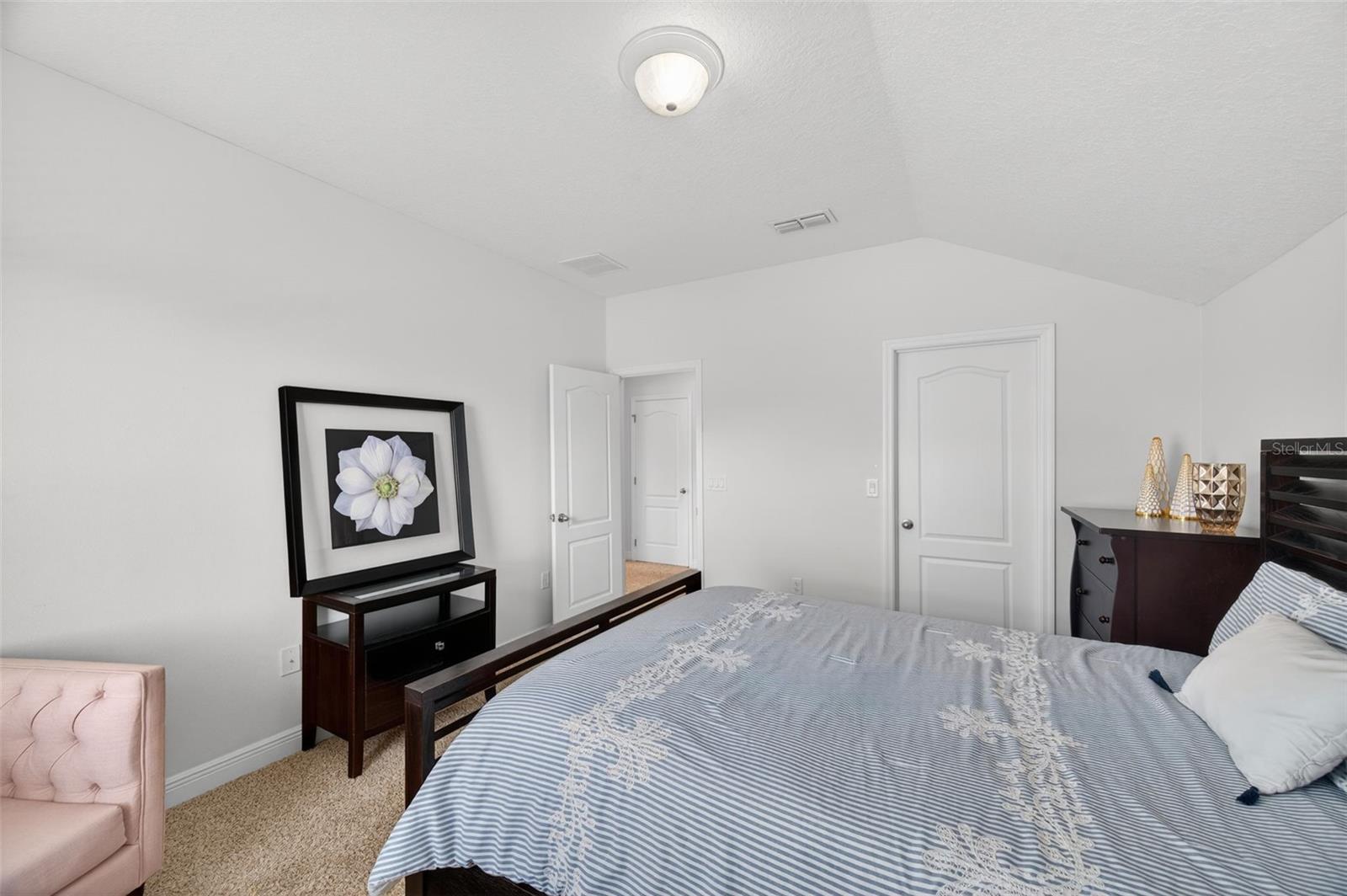 Image 40 of 69 For 17019 Vilesta Drive