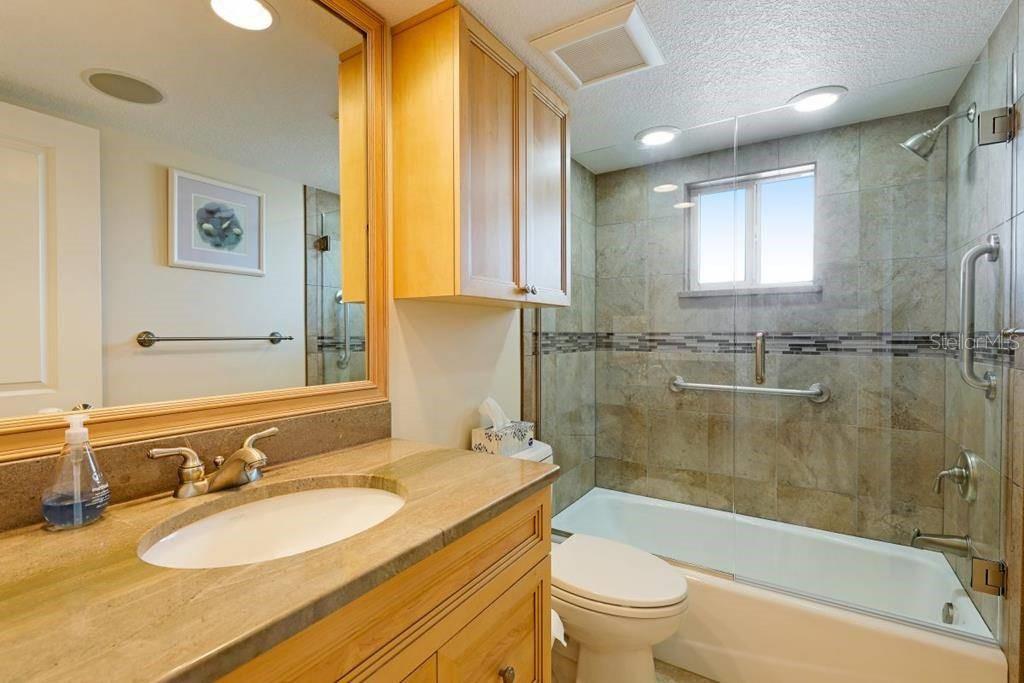 Image 5 of 10 For 6154 Midnight Pass Road 201