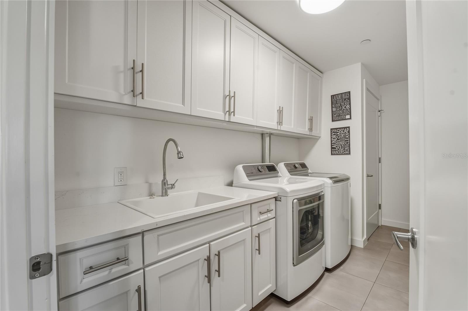 Image 17 of 51 For 920 Osceola Avenue 307