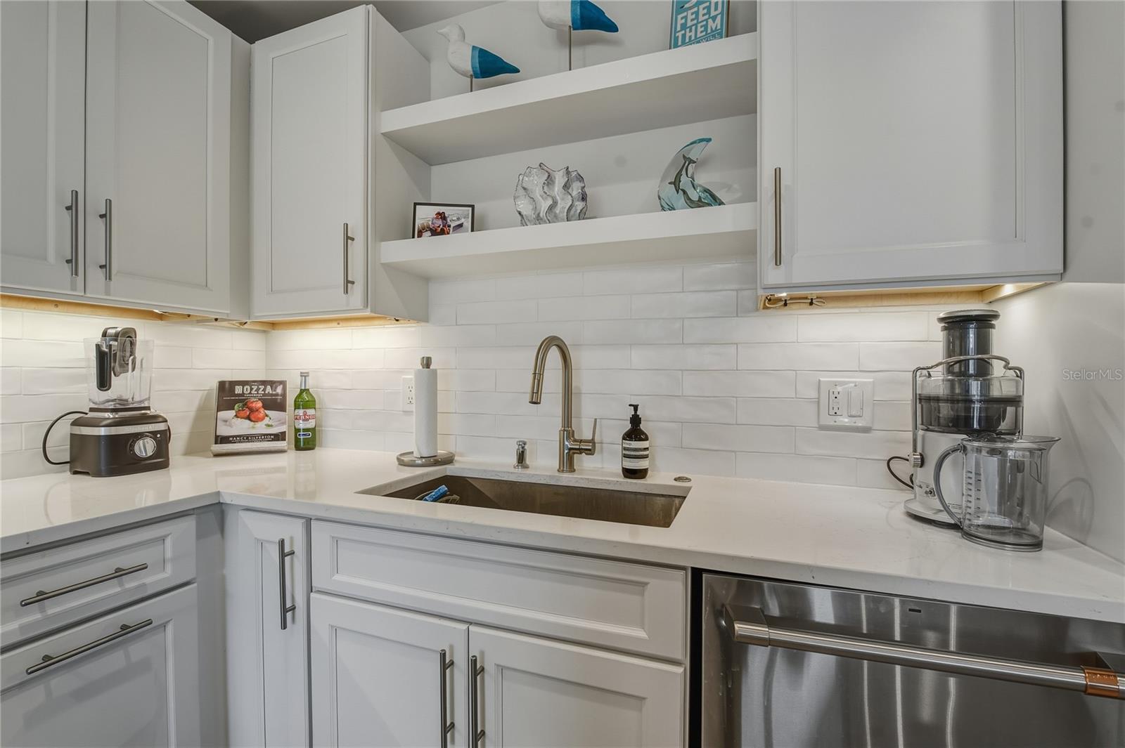 Image 21 of 51 For 920 Osceola Avenue 307