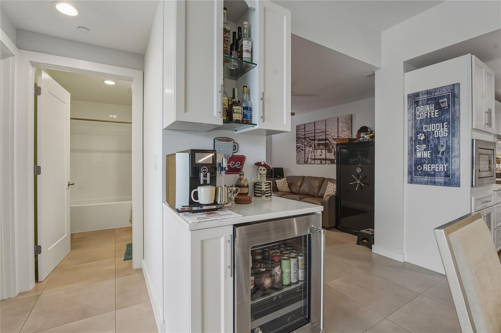 Image 31 of 51 For 920 Osceola Avenue 307