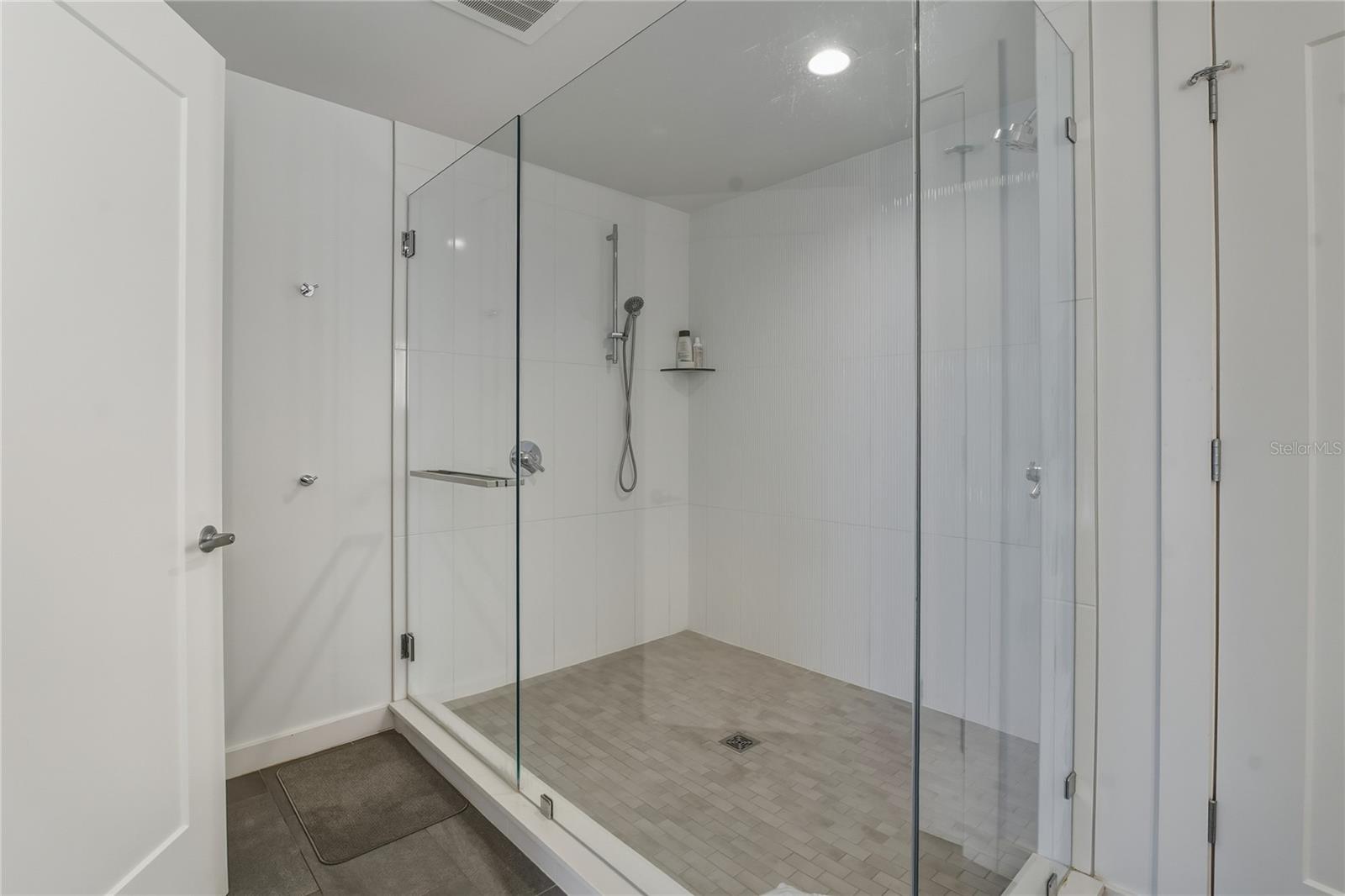 Image 41 of 51 For 920 Osceola Avenue 307